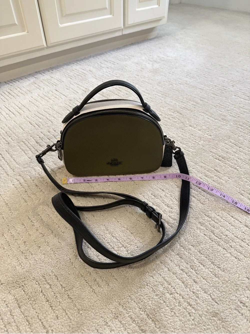 Coach compact dome